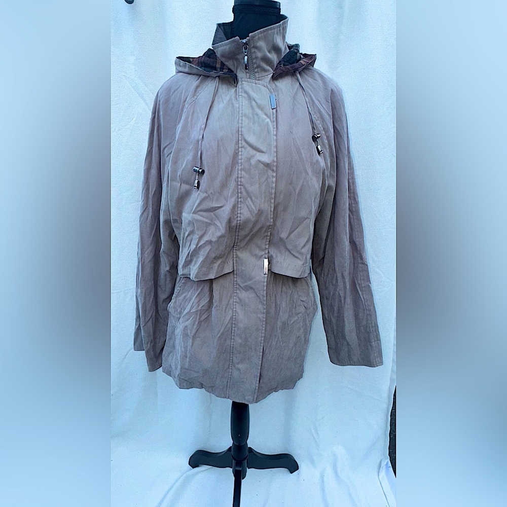 Liz Claiborne Beige Microfiber Winter Coat Women’s Medium
